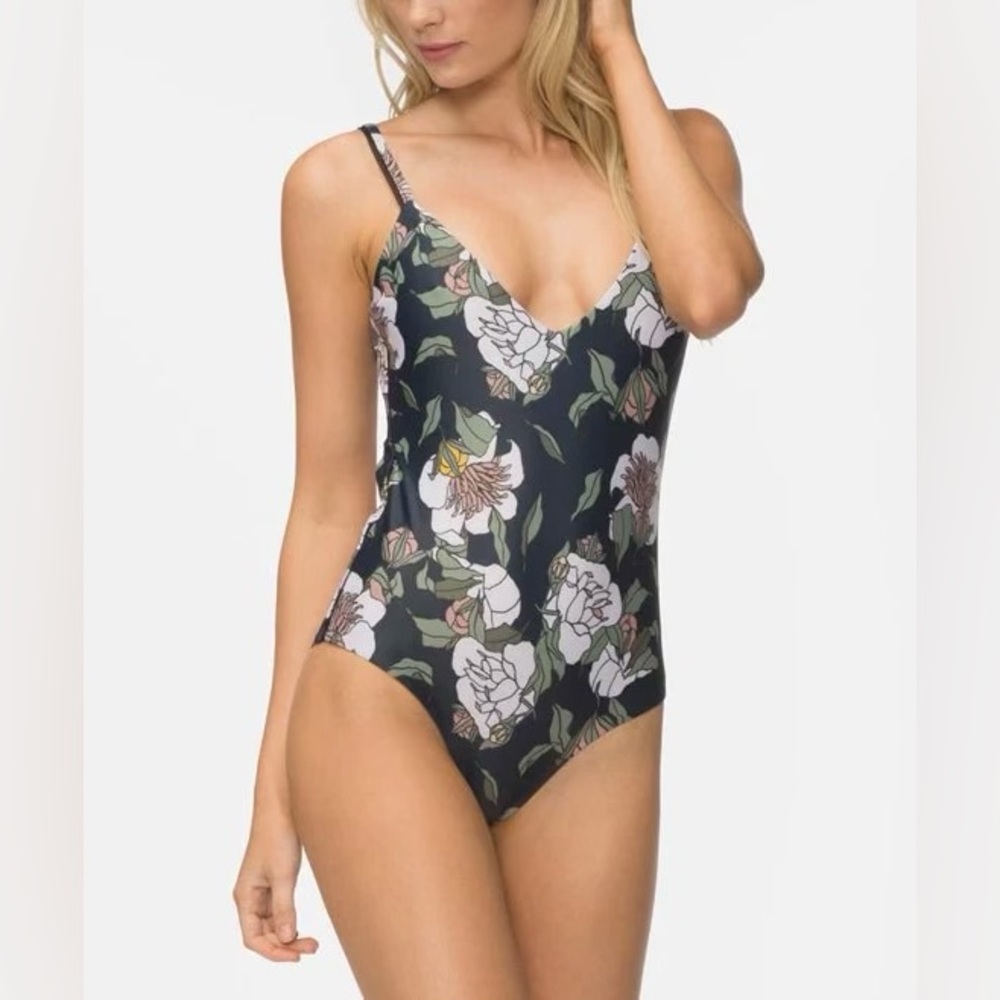 TAVIK Mandy One Piece Swimsuit in Color Emma Floral Ombré Blue Size Small